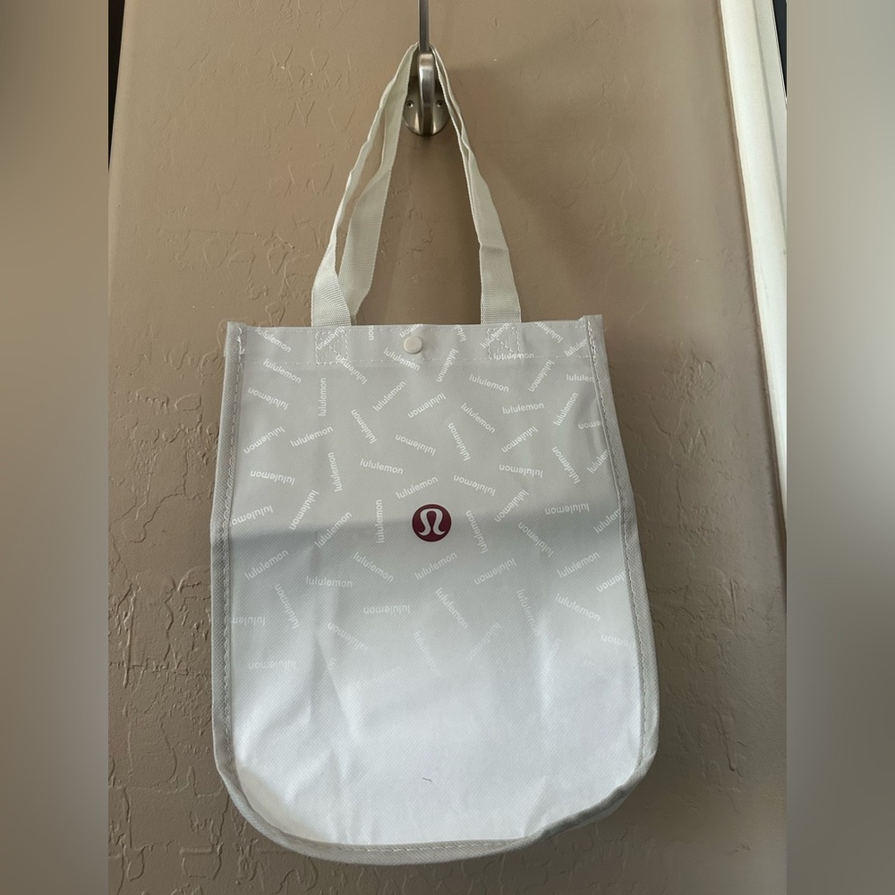 Lululemon bag